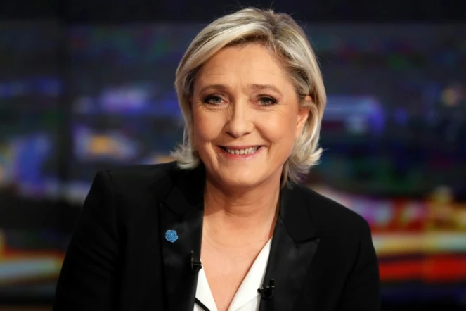 Marine Le Pen sur le plateau de TF1 lors du journal de 20 heures le 22 février 2017 à Boulogne-Billancourt