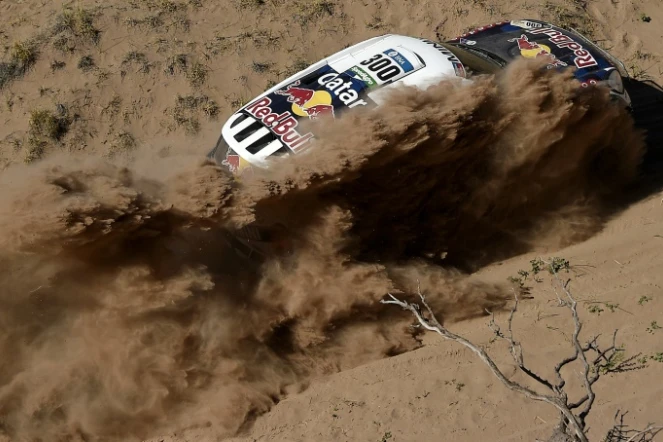 La Mini du Qatari Nasser Al-Attiyah lors de la 9e étape du Dakar, le 12 janvier 2016 à Belen