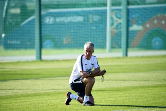Le sélectionneur de l'équipe de France Didier Deschamps à l'entraînement le 27 juin 2018 à Istra, près de Moscou