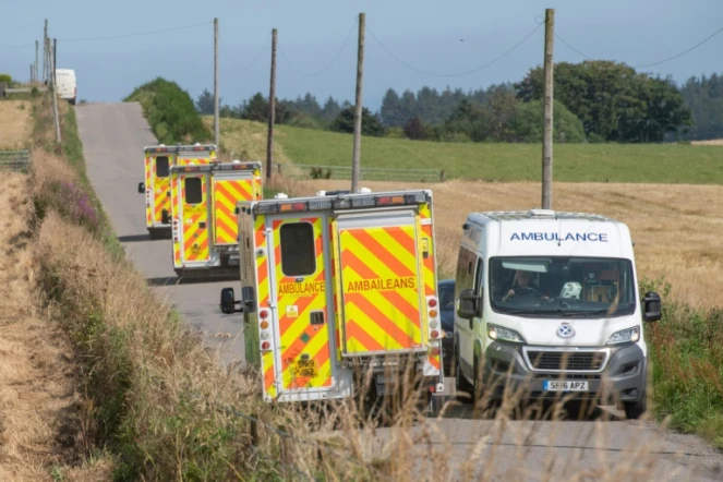 Des ambulances près du site d'un déraillement de train, le 12 août 2020 à Stonehaven, dans le nord-est de l'Ecosse