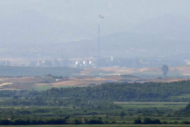 Drapeau nord-coréen à la frontière entre les deux Corées, le 17 juin 2020