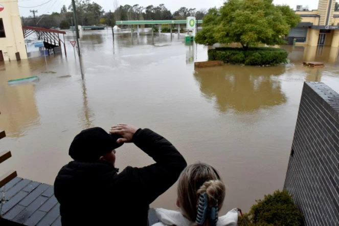 Des milliers d'habitants de Sydney ont été appelés par les autorités à évacuer leurs foyers, devant la menace des inondations à la périphérie de la plus grande métropole d'Australie