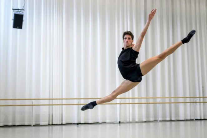 Le danseur Luca Abdel-Nour, le 3 mars 2021 à la Zurich Dance Academy, en Suisse 