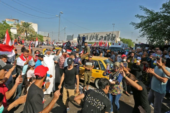 Des manifestants irakiens réunis sur la place Tahrir dans le centre de la capitale irakienne Bagdad, le 1er novembre 2019