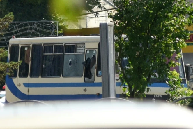 L'autobus dans lequel 20 passagers sont pris en otage à Loutsk, le 21 juillet 2020