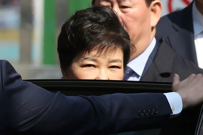 Park Geun-hye, à la sortie de son audition, le 30 mars 2017 à Séoul