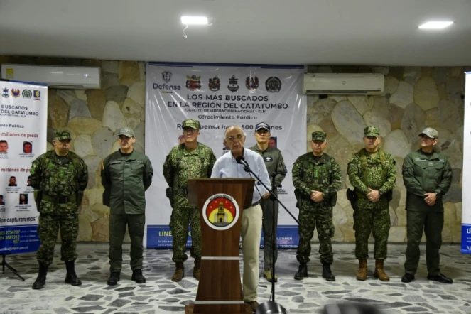 Le ministre colombien de la Défense Ivan Velazquez annonce une opération militaire contre les guerillas lors d'une conférence de presse à Cucuta le 24 janvier 2025  