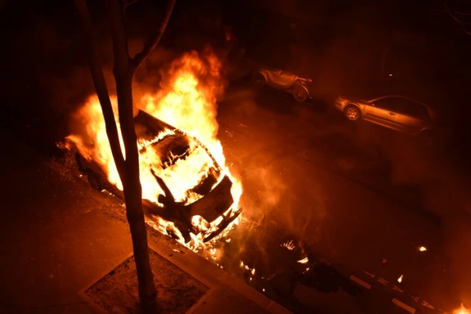 897 voitures ont été brûlées lors des soirées du 13 et du 14 juillet 2017, selon le ministère de l'Intérieur