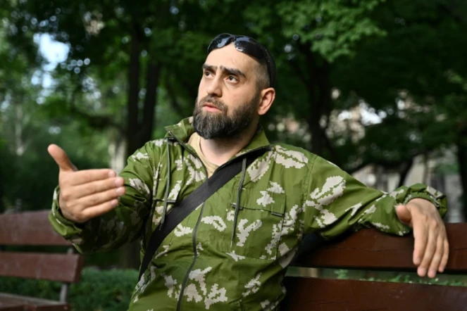 Islam, combattant tchétchène du bataillon Cheikh Mansour, lors d'une interview avec l'AFP, le 9 juin 2022 à Zaporijjia, en Ukraine