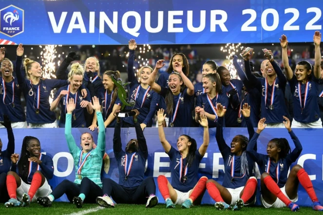 Les Bleues victorieuses du Tournoi de France à l'issue de son succès sur les Pays-Bas au Havre, le 22 février 2022 