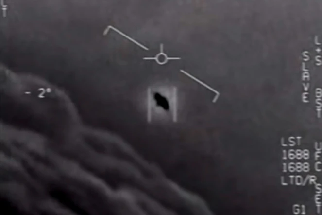 Image vidéo diffusée le 28 avril 2020 par le département de la Défense américain de "phénomènes aériens non-identifiés" observés par des pilotes de l'US Navy