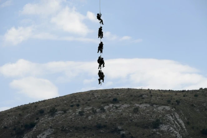 Des membres du GIGN en intervention le 19 juillet 2021 au dessus du village de Gréolières dans les Alpes Maritimes, mobilisés pour traquer un homme en fuite soupconné de féminicide