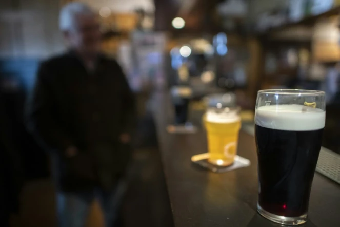 Dans un bar à Brest (Finistère), le 10 janvier 2023