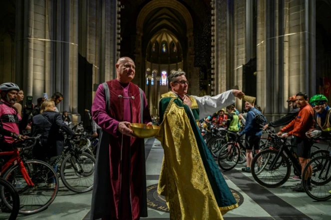 La "bénédiction des cyclistes" à la cathédrale de New York, le 6 mai 2023