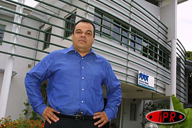 Giraud Payet est candidat pour les élections de novembre 2004 à la chambre de commerce et d'industrie de La Réunion