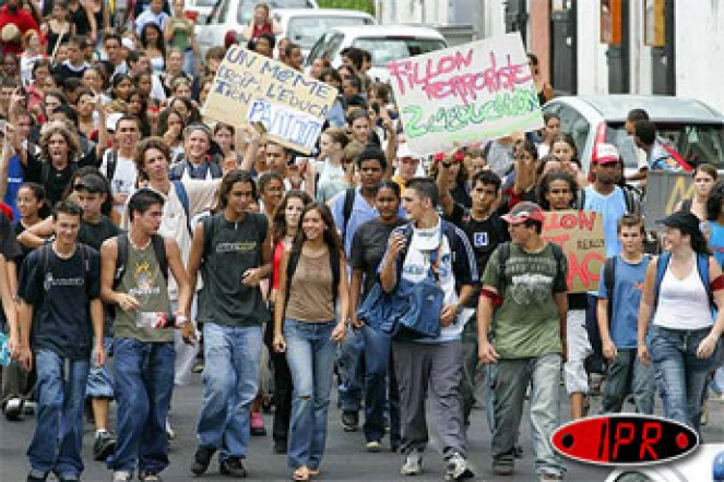 Mardi 8 mars 2005Les lycéens ont de nouveau manifesté contre le projet de loi Fillon