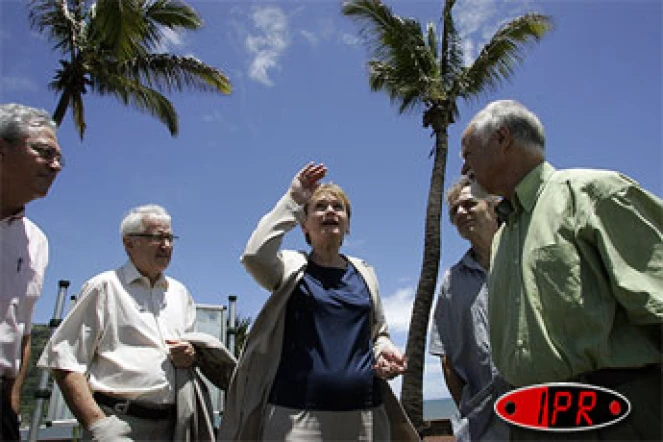 Mercredi 9 février 2005Marie Georges Buffet, secrétaire nationale du PCF, en visite à la Réunion