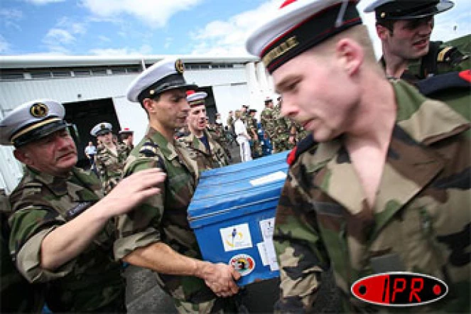 Mardi 21 février 2006 -

En provenance de métropole, 300 militaires sont arrivés à La Réunion. Ils vont participer aux opérations de démoustication