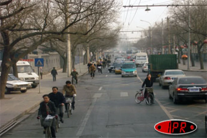 Lundi 3 avril 2006- 
Scènes de vie matinale dans les rues de la capitale chinoise