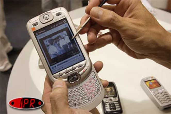 Mardi 14 décembre 2004Orange Réunion lance le haut débit sur les téléphones portables