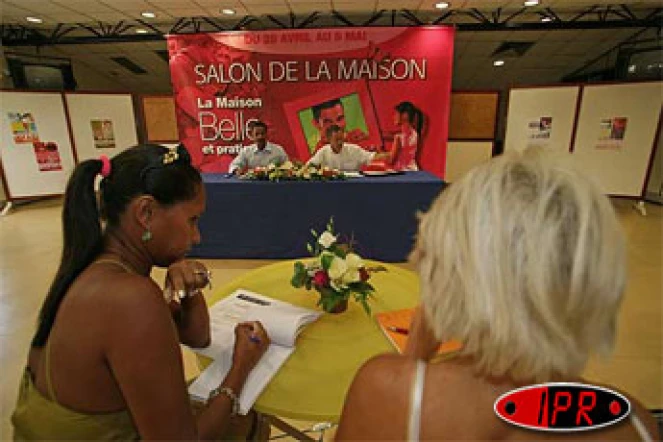 Vendredi 21 avril 2006 -

La 18ème édition du Salon de la Maison se tiendra du vendredi 28 avril au lundi 8 mai 2006 au parc des expositions de Saint-Denis