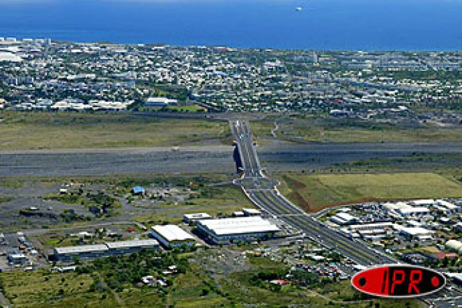L'axe mixte de circulation entre le Port à Saint-Paul via Cambaie (Ouest de l'île) est officiellement en service depuis le mercredi 26 février 2003