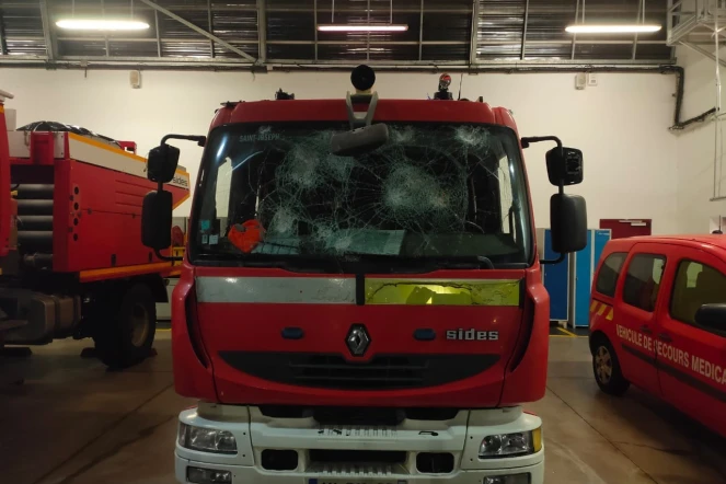 camion de pompiers caillasés saint-andré