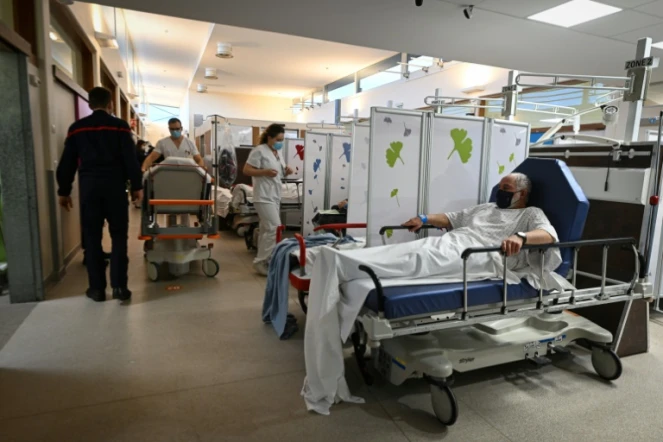 Au CHU de Strasbourg, les urgences "débordent dans les couloirs"