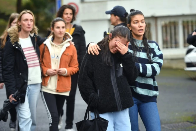 Elèves et enseignants rendent hommage à la professeure tuée au Pays basque