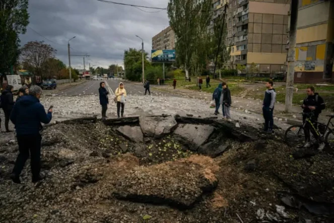 Frappes russes massives sur l'Ukraine, Biden promet à Zelensky des "systèmes perfectionnés" de défense aérienne