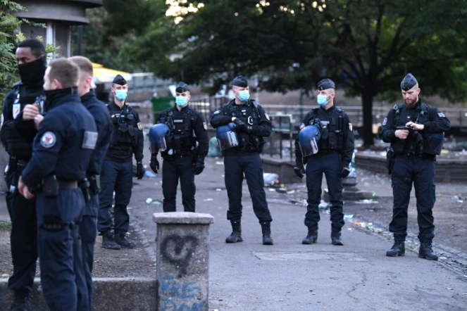 Crack à Paris: évacuation du campement de Forceval par la police 