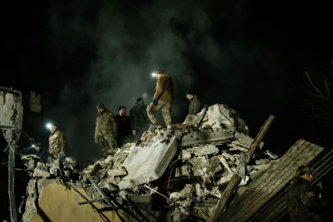 Ukraine: frappe contre un immeuble civil à Kramatorsk, Kiev s'attend à une offensive russe majeure