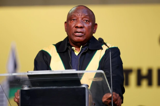 Afrique du Sud: incertitudes sur l'avenir du président dans la tourmente