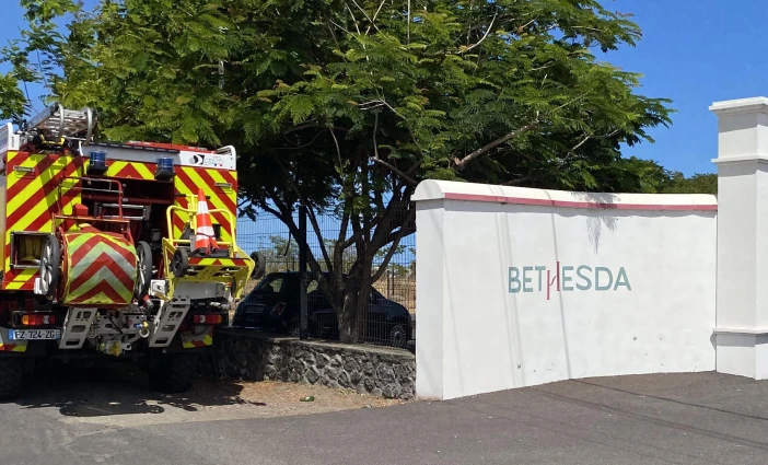 Incendie dans une clinique à Saint-Pierre