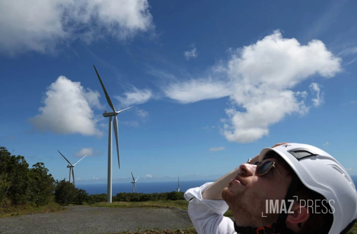 éoliennes sainte-suzanne 