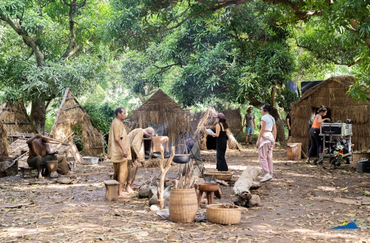 Région Réunion : Huguette Bello s'est rendue sur le tournage de la série "Enchainés"