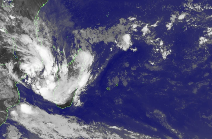 Dikeledi : la forte tempête se réintensifie avant de toucher le sud-ouest de Madagascar