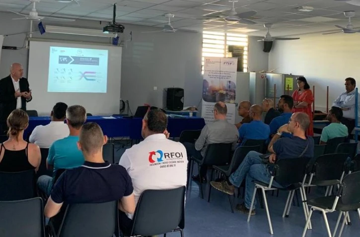 Saint-Pierre : remise de kit de mobilités pour les professionnels du froid avant leur départ 