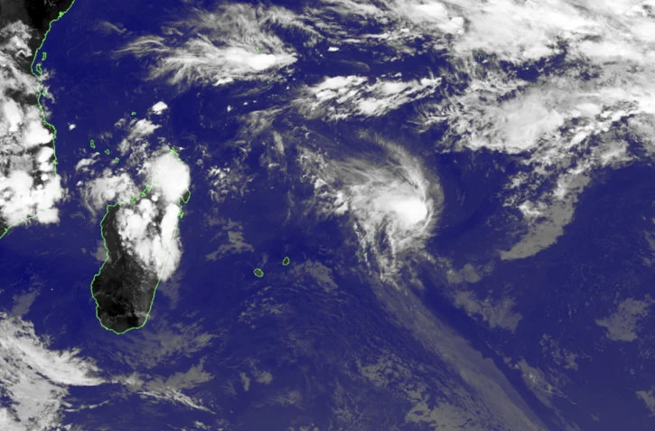 La tempête tropicale modérée Grant continue de s'affaiblir