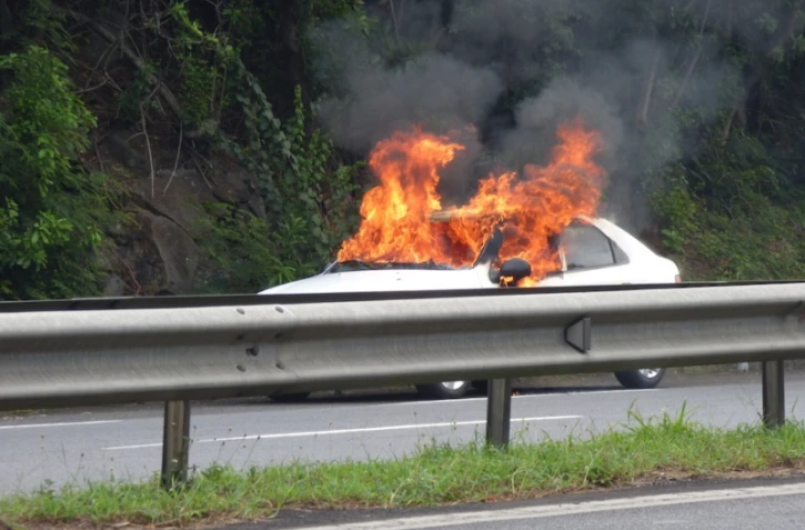 Voiture en feu