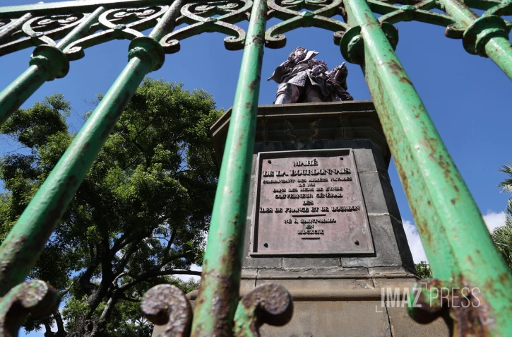 statue Mahé de Labourdonnais 
