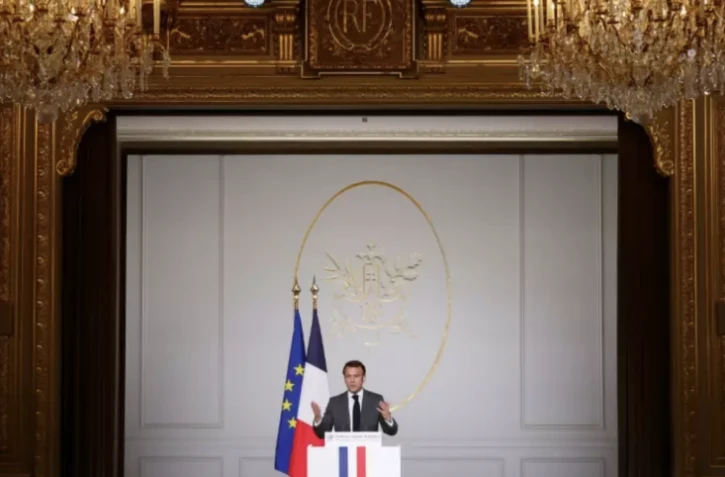 Le président Emmanuel Macron s'exprime le 26 avril 2023 à Paris lors de la 6e Conférence nationale du handicap ( POOL / Yoan VALAT )