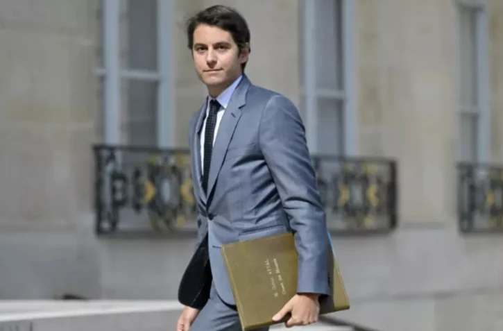 Le nouveau ministre de l'Education nationale Gabriel Attal arrive à l'Elysée, le 21 juillet 2023 à Paris ( AFP / Bertrand GUAY )