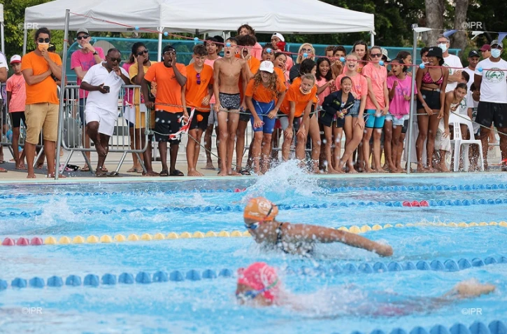 Week-end de compétition de natation à la piscine Jean-Lou Javoy du Port. 