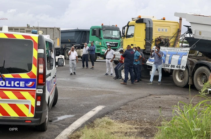 manif blocage transporteurs srtt grts saint denis chantier NRL
