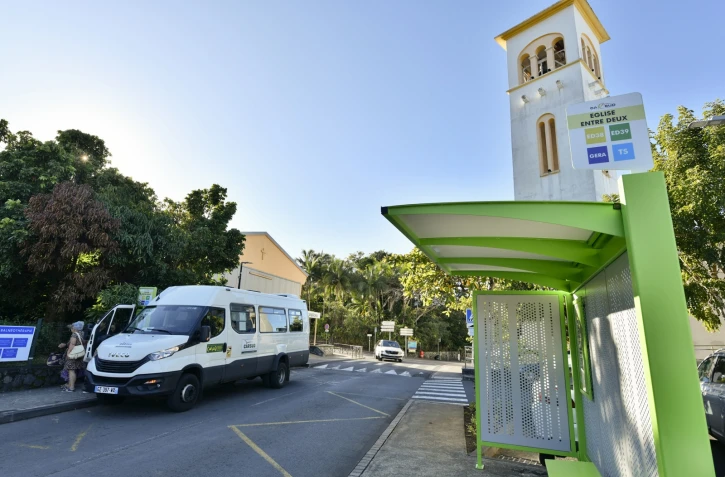 Entre-Deux : la Casud modernise les arrêts de bus pour les usagers 