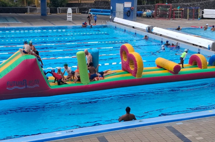 Saint-Paul : des structures gonflables dans les piscines municipales pour les vacances
