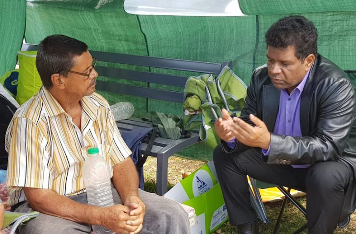 Jean-Hugues Ratenon rencontre Claude Leperlier