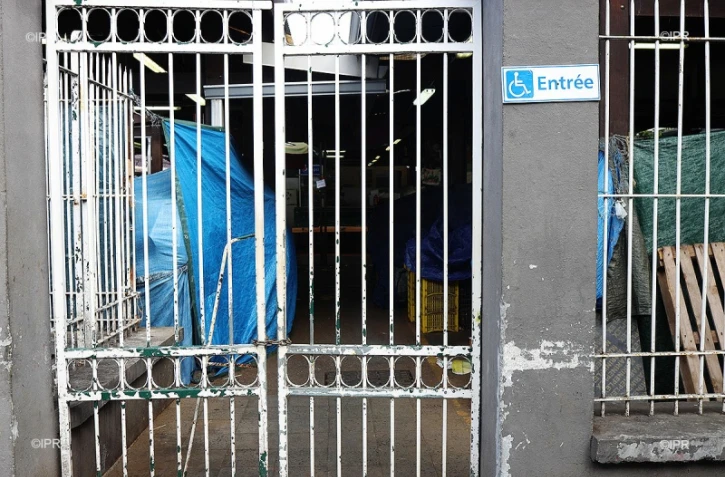 petit marché de saint-dénis fermé