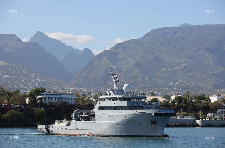 chargement du Champlain pour Maurice